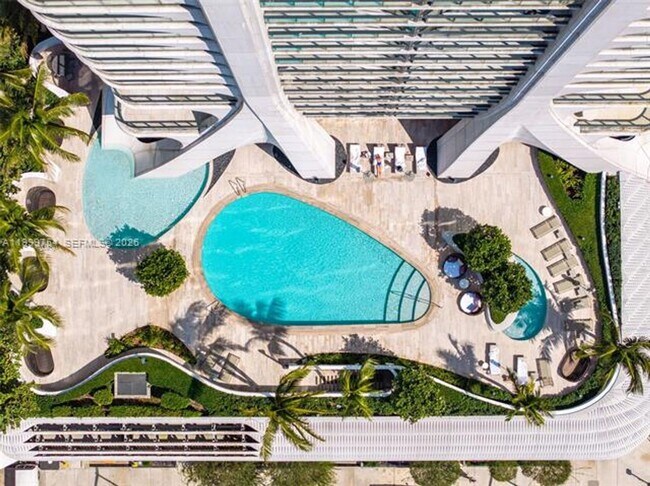 Building Photo - 1000 Biscayne Blvd