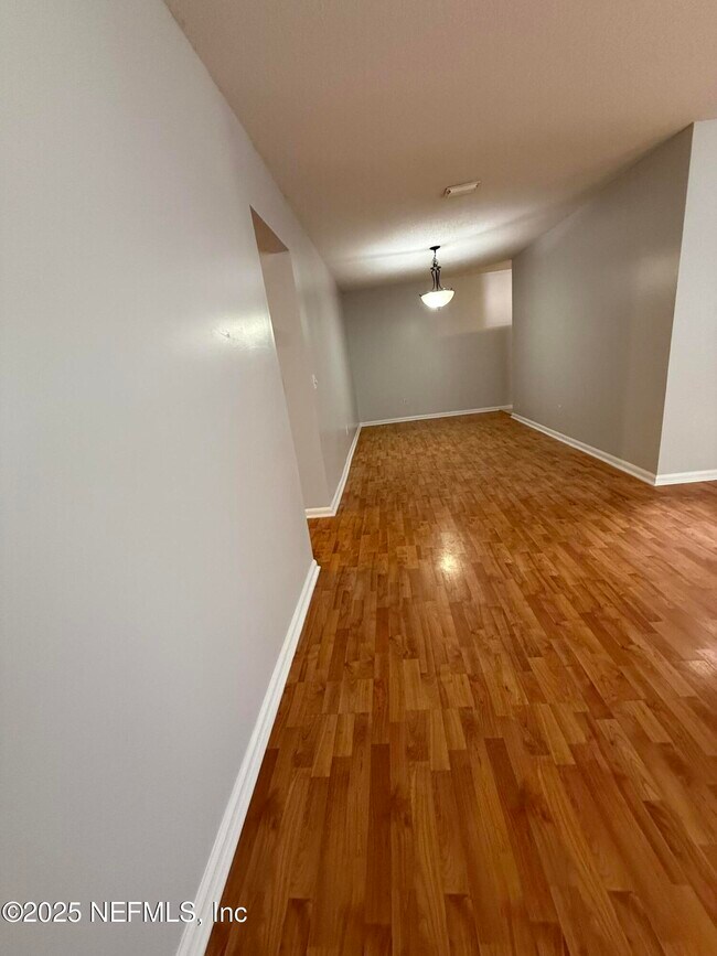 Building Photo - 12615 Enchanted Hollow Dr