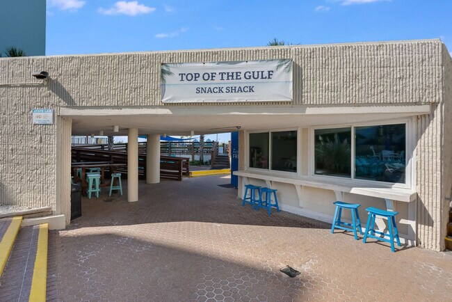 Building Photo - 8817 S Thomas Dr