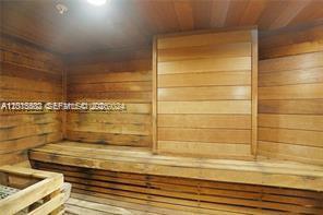 Building Photo - 17555 Collins Ave