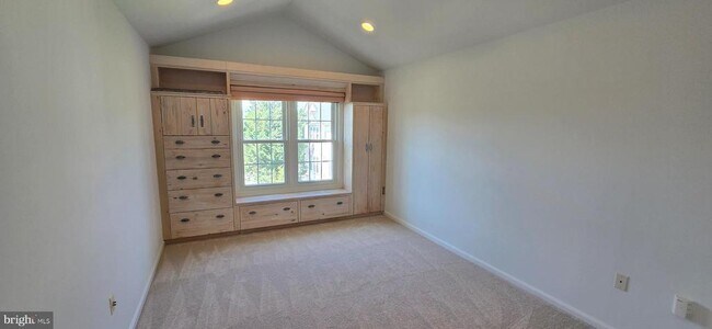 Building Photo - 2545 Logan Wood Dr