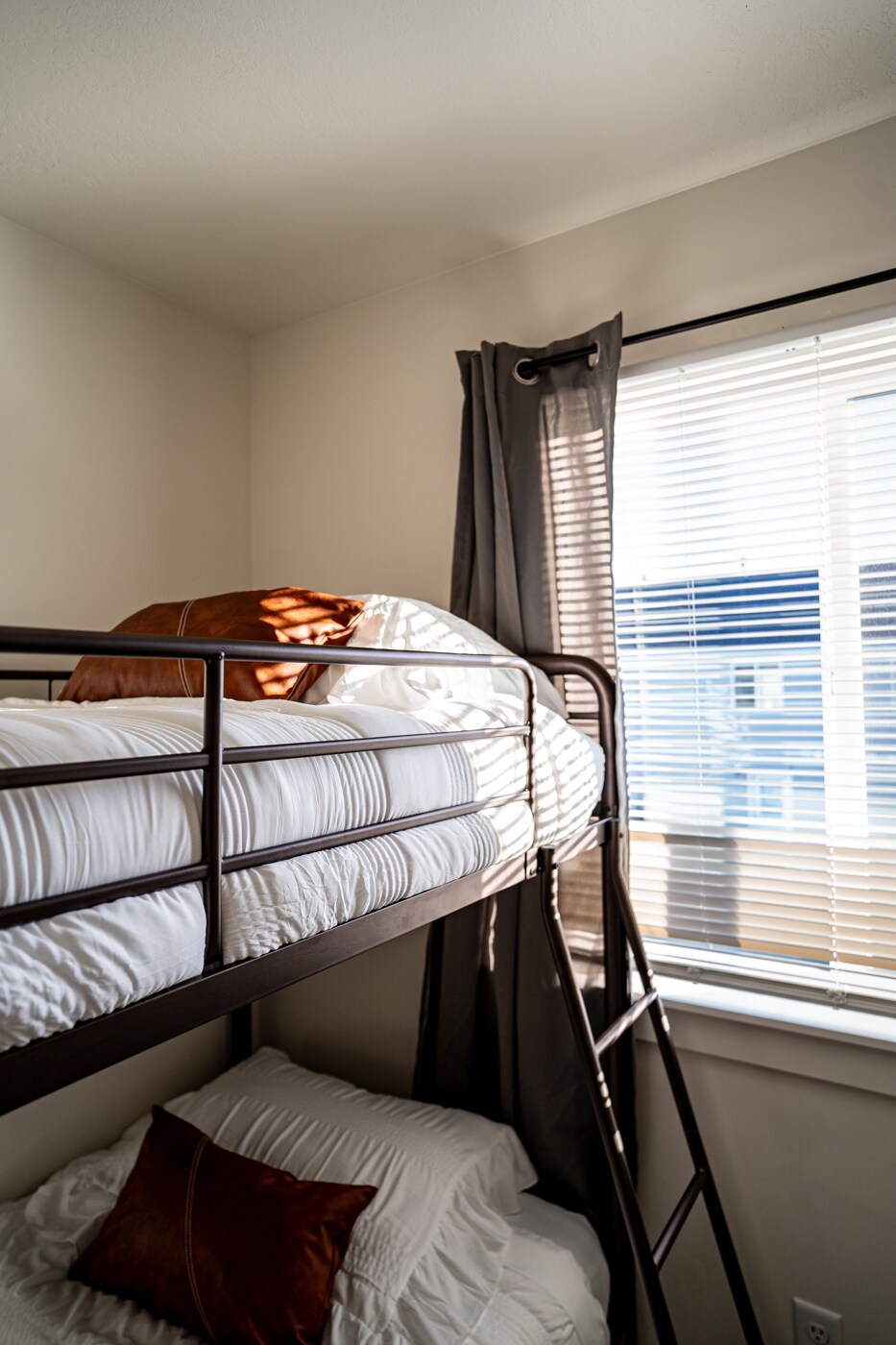 Building Photo - 355 N 2650 W