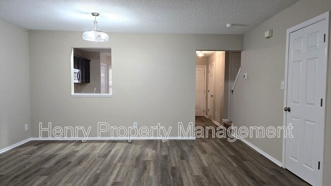 Building Photo - 310 Virens Dr