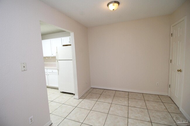 Building Photo - 7135 Pearson Rd