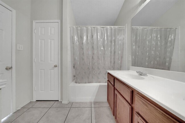 Building Photo - 3 Bed Brick in Watauga, TX