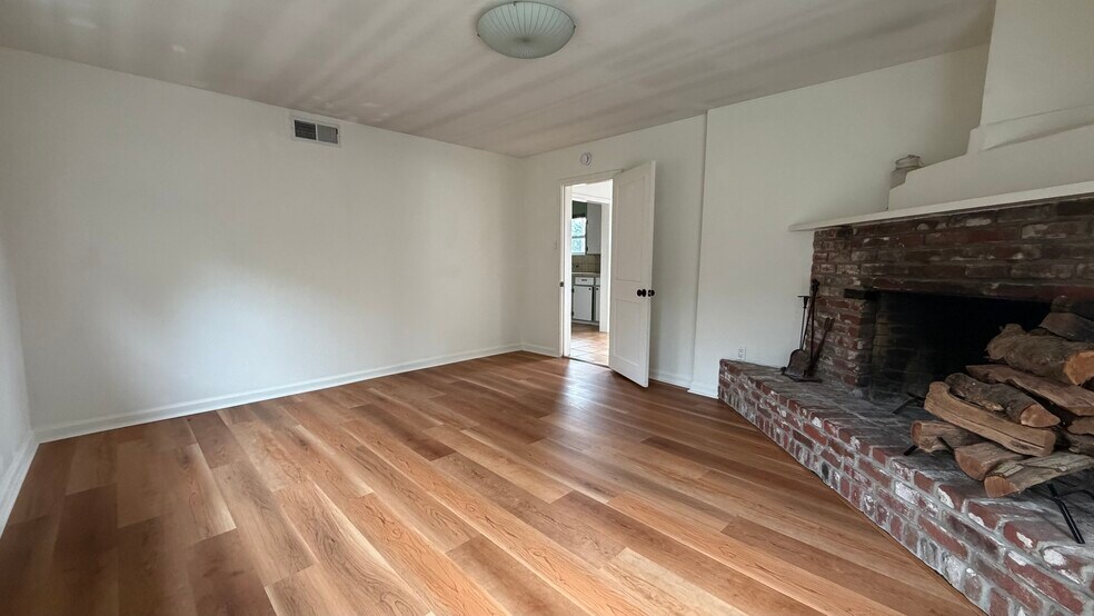 Building Photo - 5351 Soquel Dr
