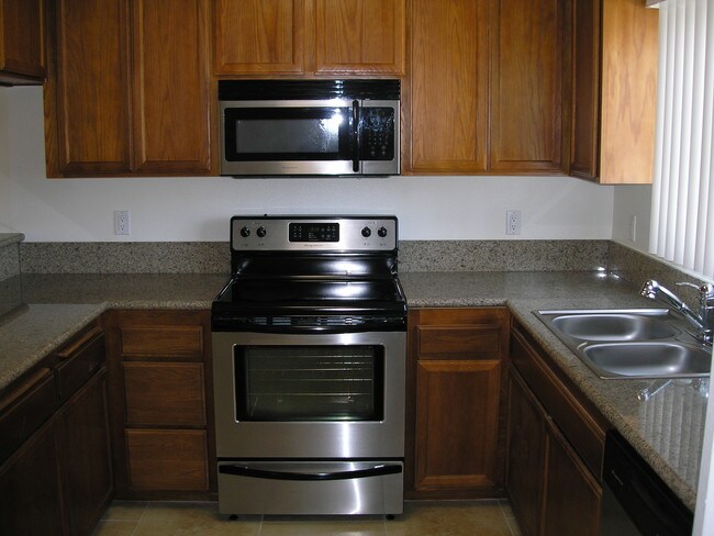 Kitches - 14116 Burbank Blvd