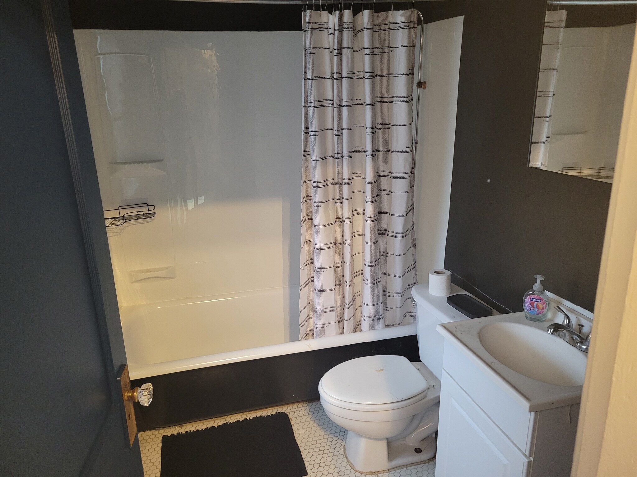 Building Photo - 20 Glenwood Ave