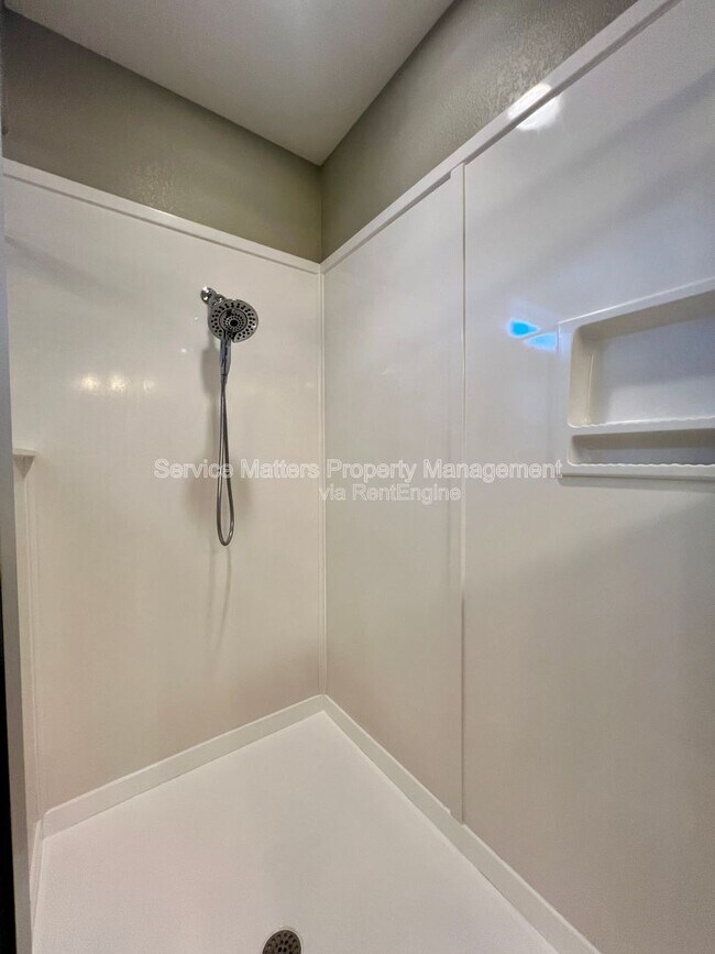 Building Photo - 2926 Greystone Dr