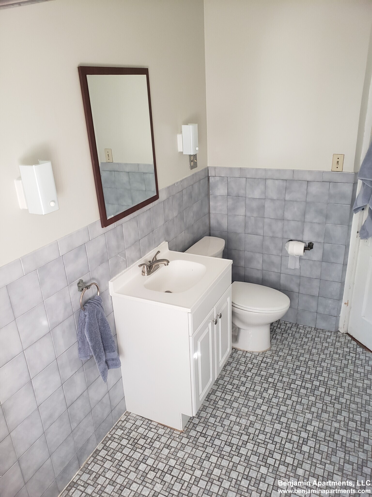 Bathroom - 385 Pond Ave