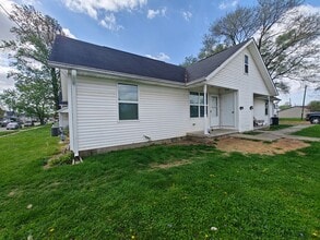 Building Photo - 701 Center St