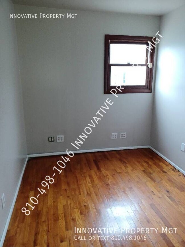 Building Photo - 3 bedroom 1 bath spacious home! newly reno...