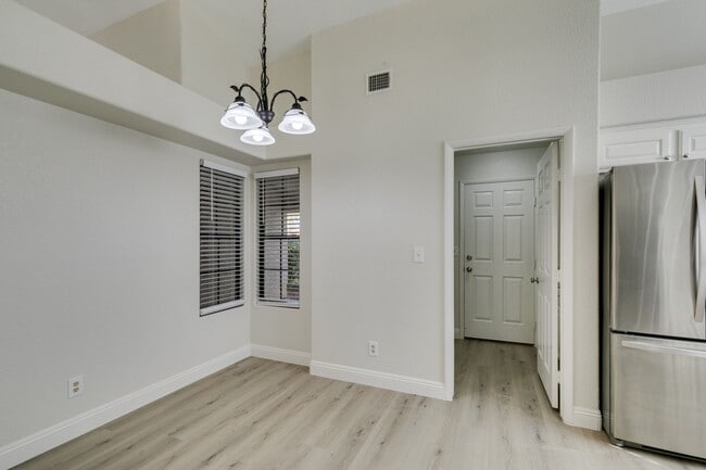 Building Photo - Lovely 1 story home near Warm Springs and Green Valley Pkwy with LARGE backyard!