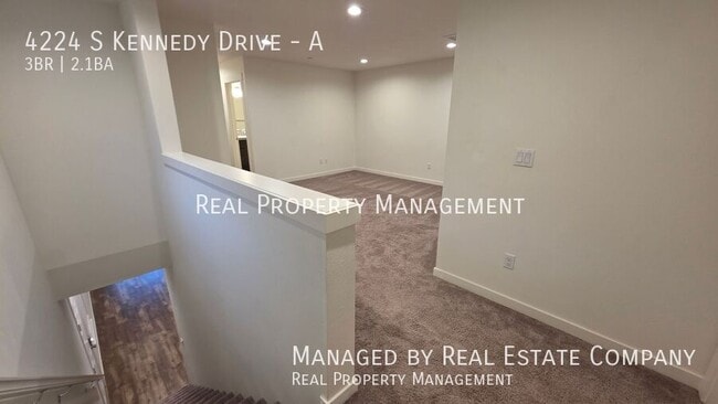 Building Photo - 4224 S Kennedy Dr