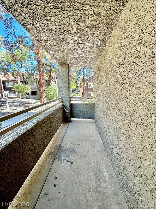 Building Photo - 5042 S Rainbow Blvd