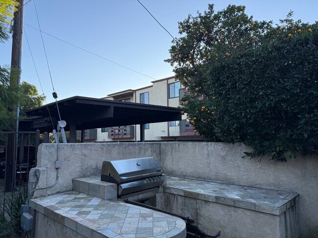 Building Photo - 4524 Tujunga Ave