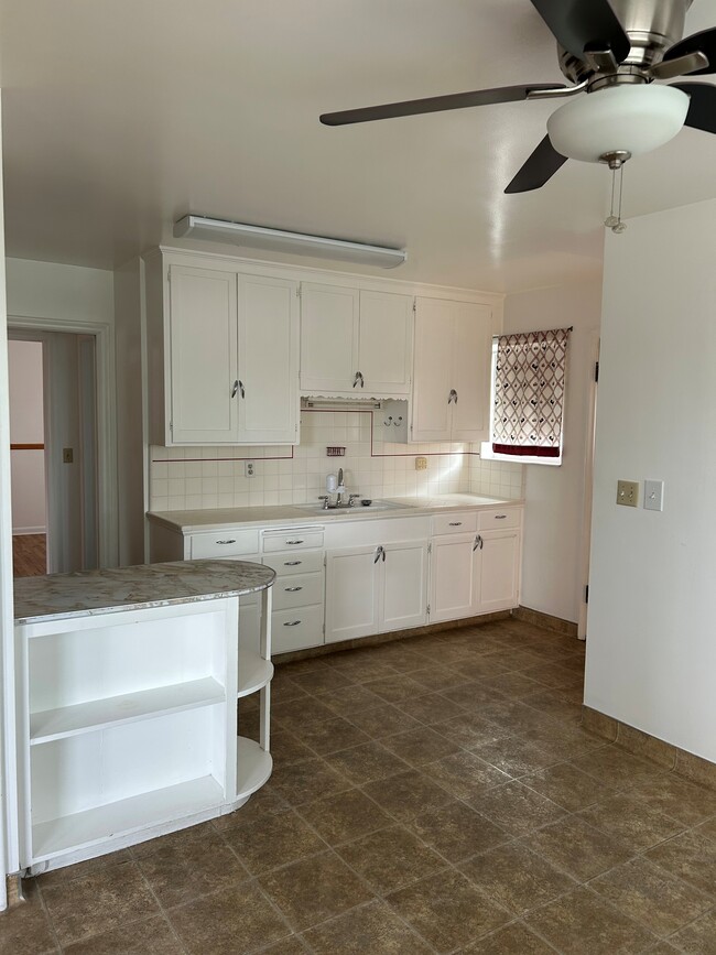 Building Photo - 1805 Downington Ave S