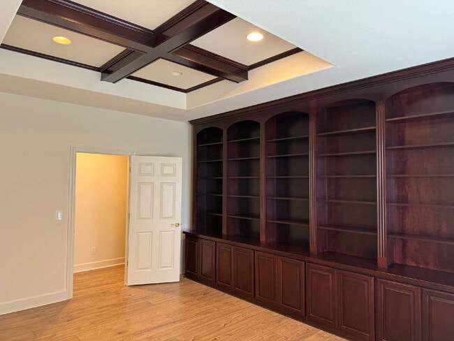 Building Photo - Morgan Hill Foothills Home