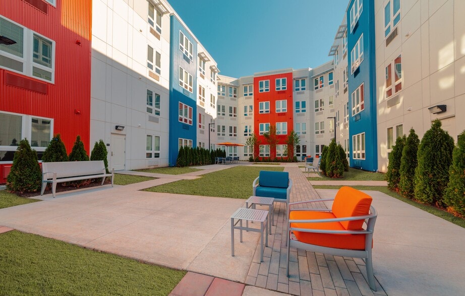 Primary Photo - The Cobalt Apartments