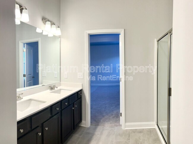 Building Photo - 4579 Silver Oak Dr SW