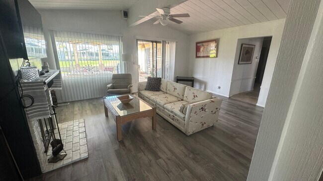 Building Photo - 35239 Bandana Cir