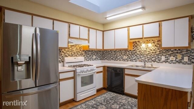 Building Photo - 4 br, 3 bath House - 10837 Lorel Avenue