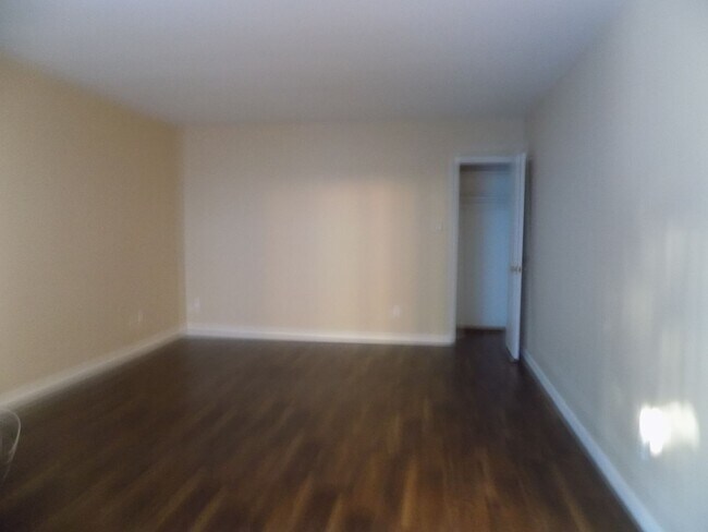 Building Photo - m509 - Serochi