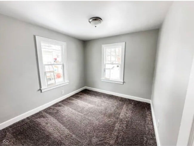 Building Photo - 2 bedroom 1 bath home