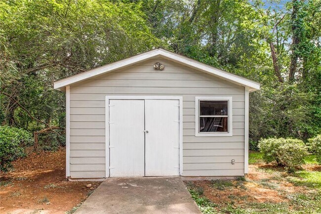 Building Photo - 1496 Belva Ave