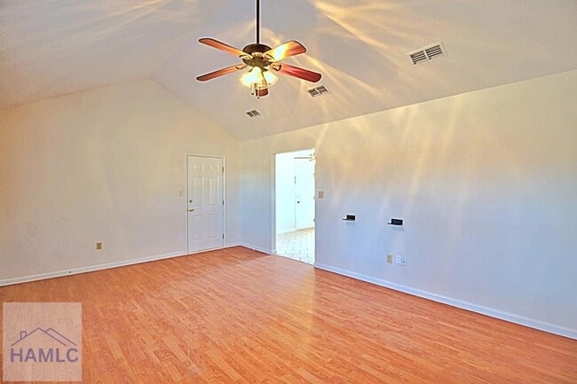 Building Photo - 915 Churchfield Dr