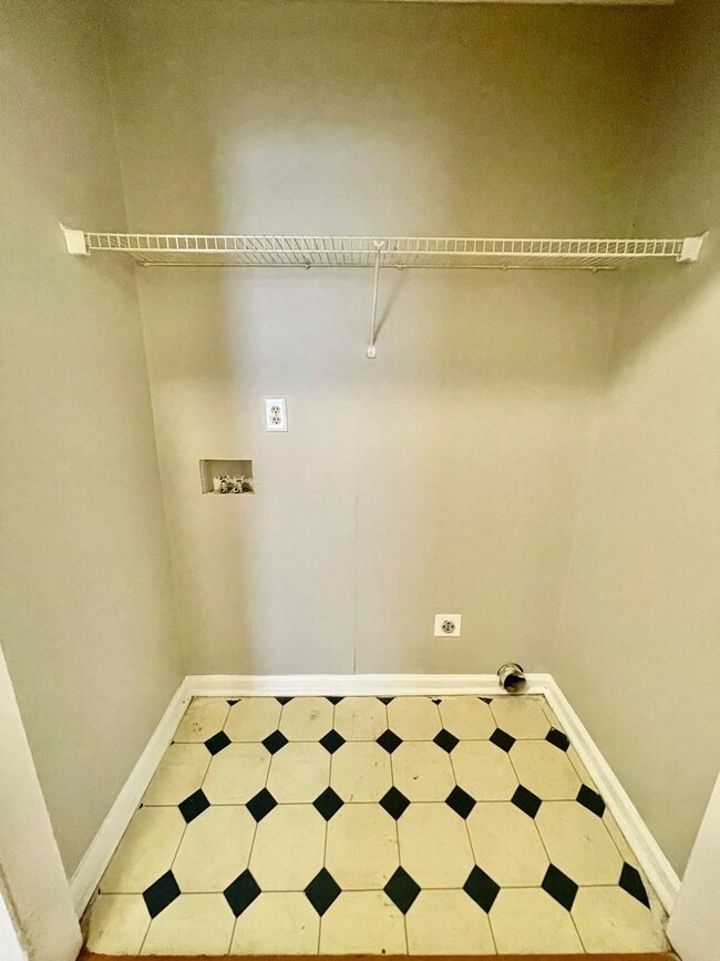 Building Photo - 6019 Double Rein Rd