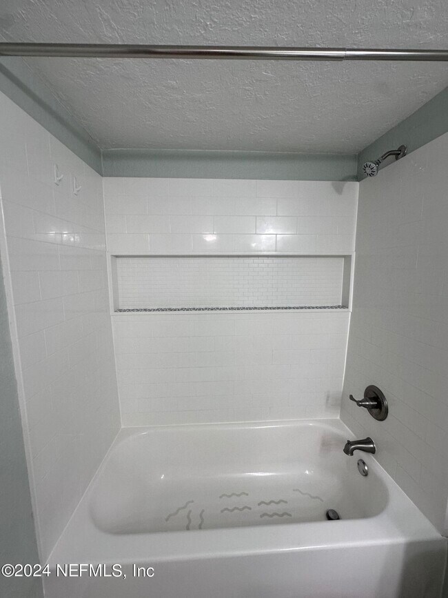 Building Photo - 400 Timberwalk Ct
