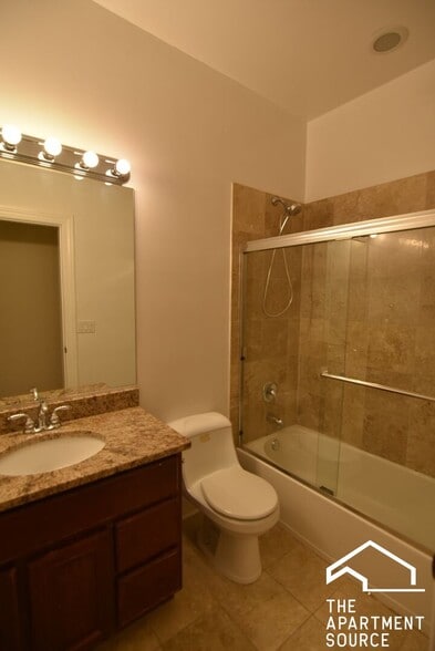 Building Photo - 5142 N Clark St