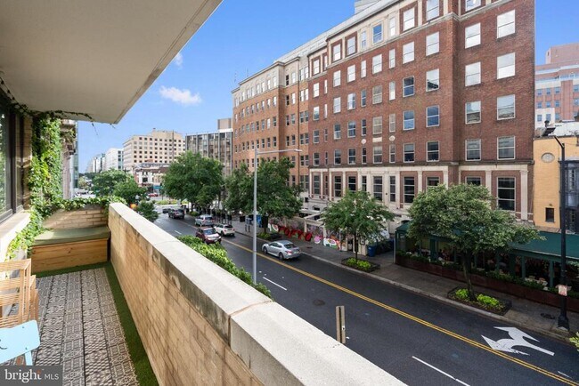 Building Photo - 1325 18th St NW