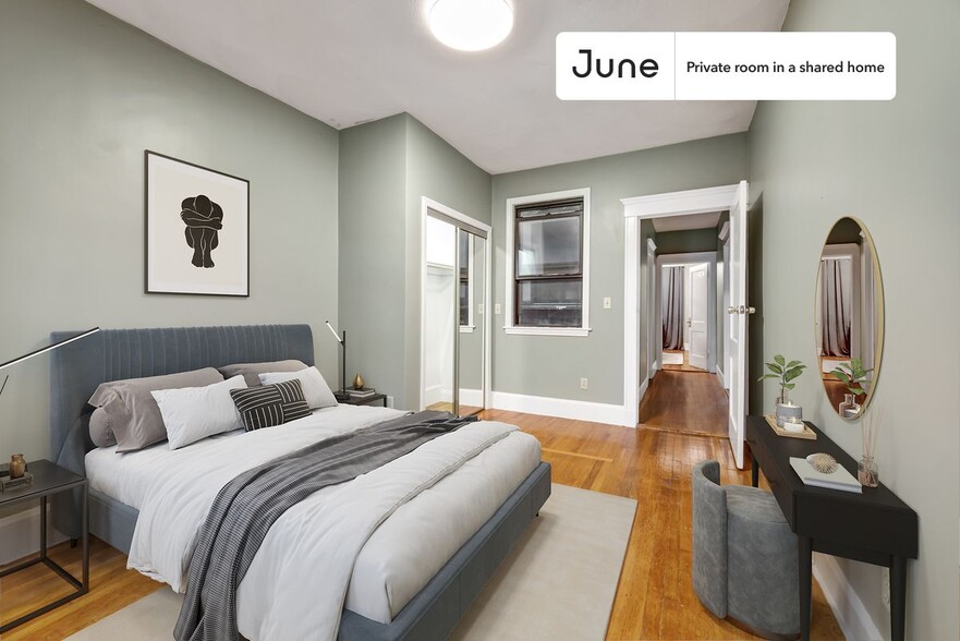 Primary Photo - Private bedroom in 3 bed/2 bath Home