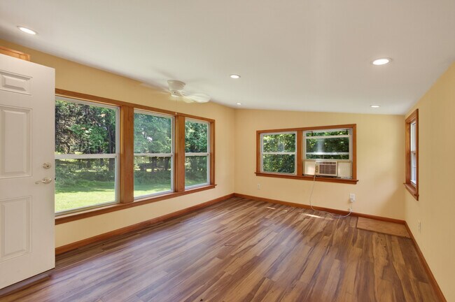 Building Photo - 1164 E Schuylkill Rd