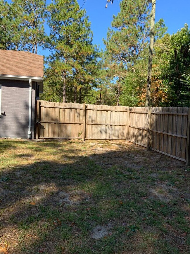 Building Photo - 235 N Pecan St