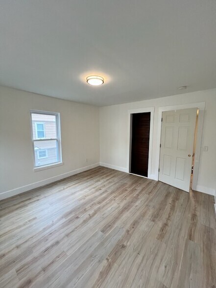 Building Photo - 22 Woronoco Ave