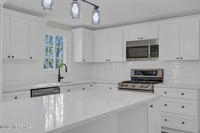 Building Photo - 58 Garden Ave