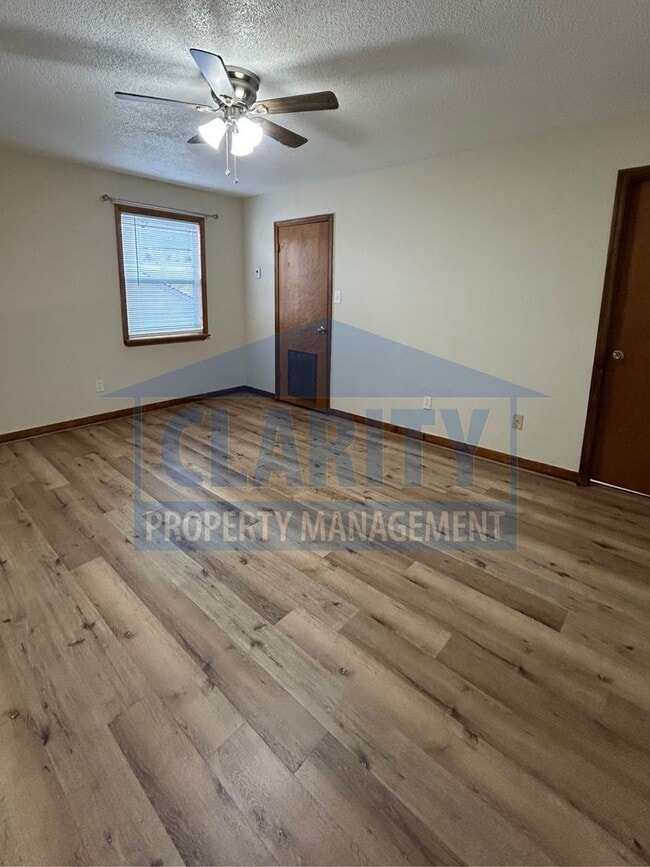 Building Photo - Centrally located two bedroom duplex!