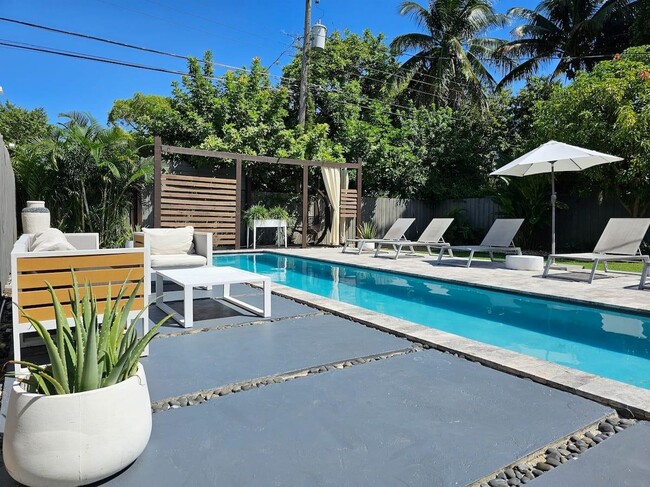 Primary Photo - 1440 NW 7th Terrace