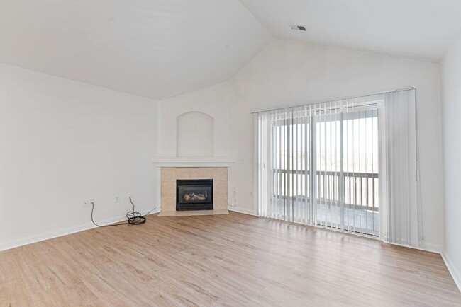 Building Photo - Bright and Spacious 2-Bedroom, 2-Bath Condo in South Loveland