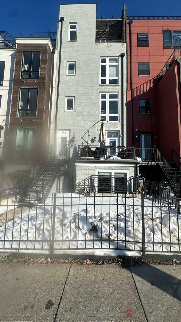 Building Photo - Modern Features Columbia Heights Neighborhood 2 Bedroom 2 Bath Condo with Balcony Pet Friendly