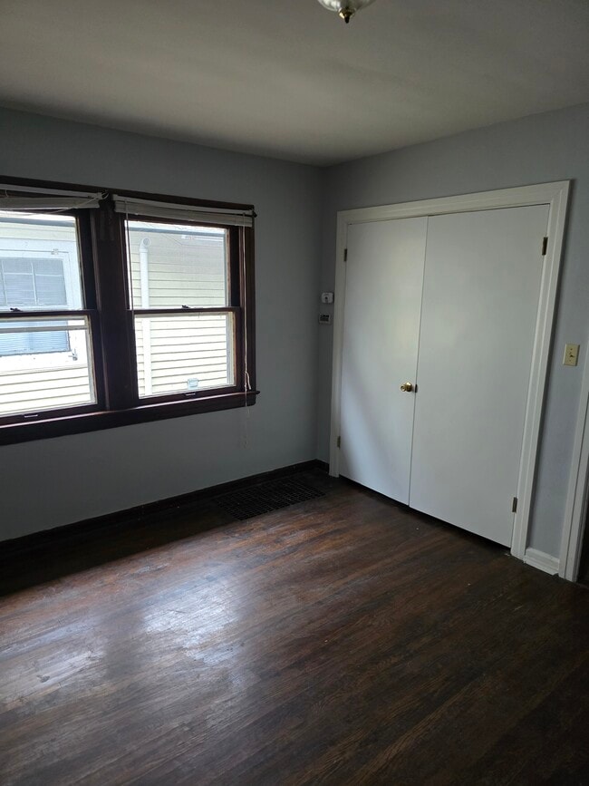 Building Photo - 832 N Emerson Ave