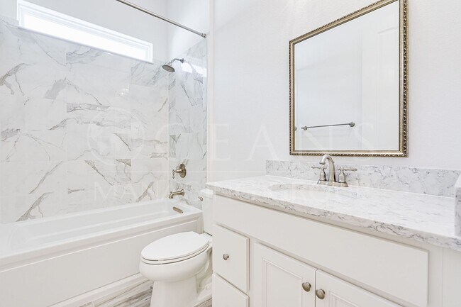 Building Photo - Luxurious 3-Bedroom Home Backing to a Natu...