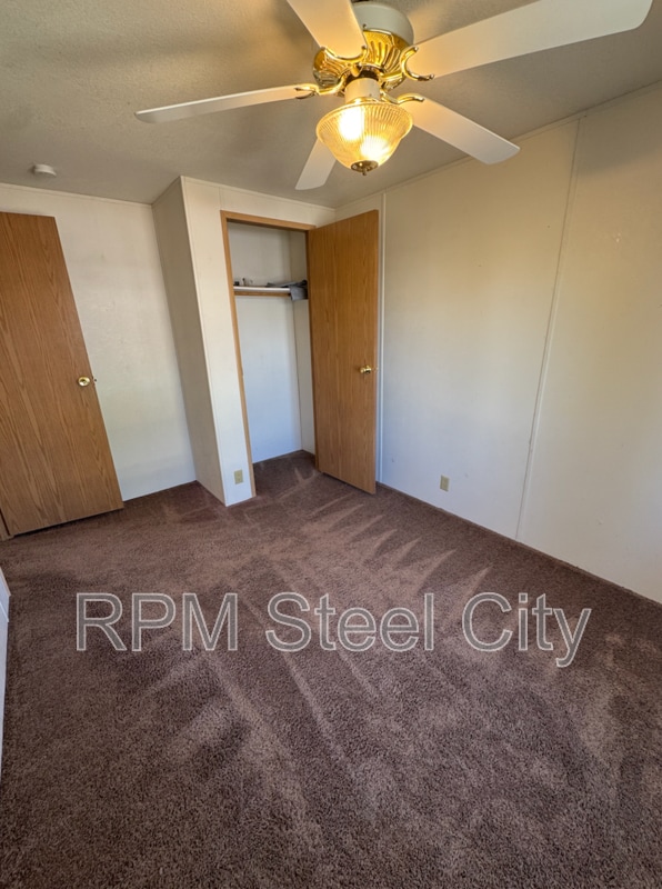 Building Photo - 957 S Saki Dr