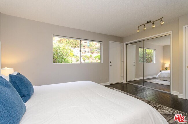 Building Photo - 18065 Coastline Dr