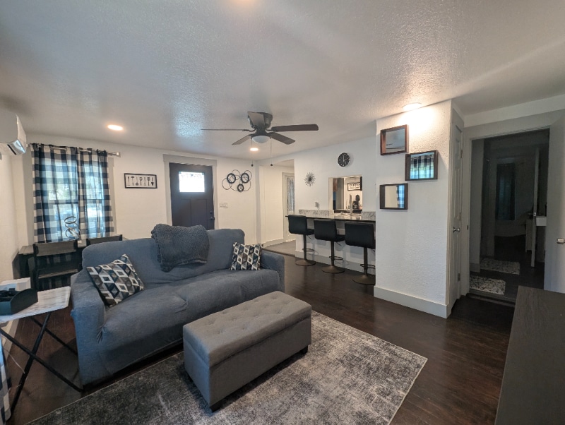 Building Photo - 1440 2nd Ave