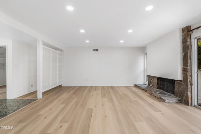Building Photo - 2554 Bayshore Ave