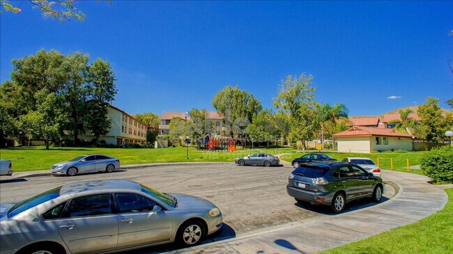 Building Photo - 18187 W Sundowner Way